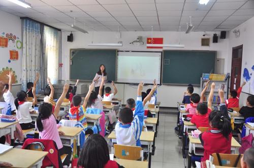 教师|收入排名垫底的本科专业：全是教育类的，为何教师职业还很吃香？