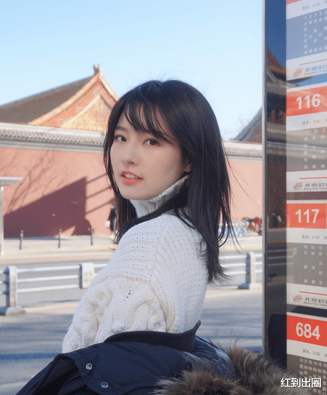 吴克群|歌手吴克群官宣恋情！小13岁女友大量私照曝光，清纯面孔魔鬼身材