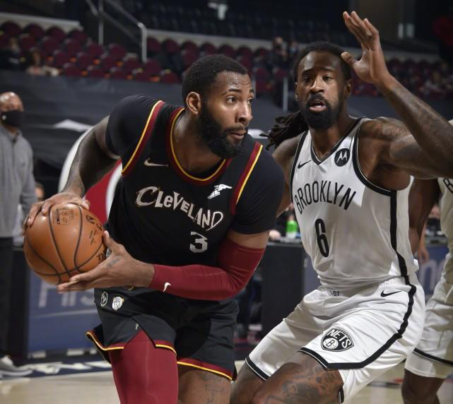 篮网队|直接发冠军戒指？2米11中锋或加盟篮网，湖人放走霍华德后悔了