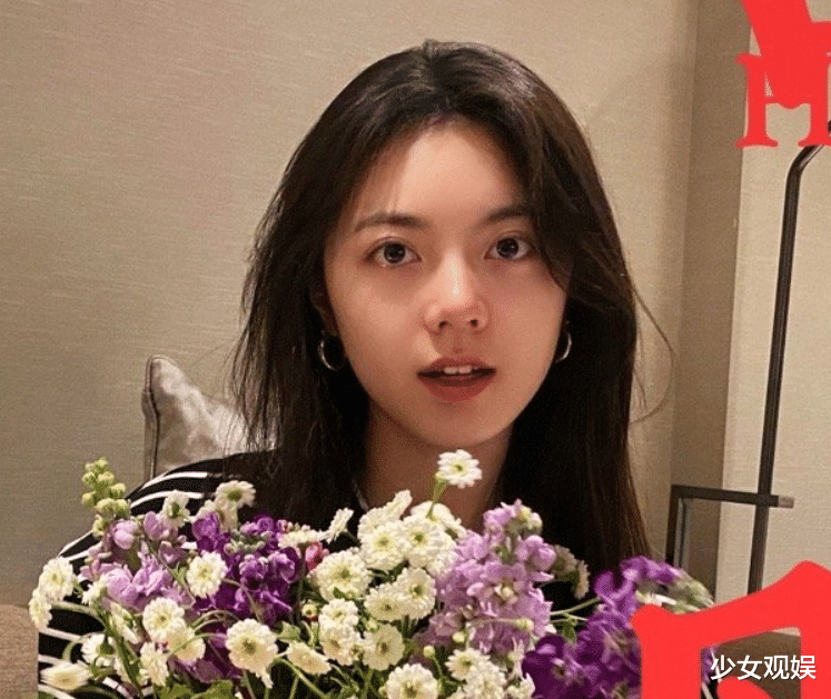 谢依霖|赵今麦早起护肤，撕掉面膜后的素颜成焦点，真人美不美一眼即知