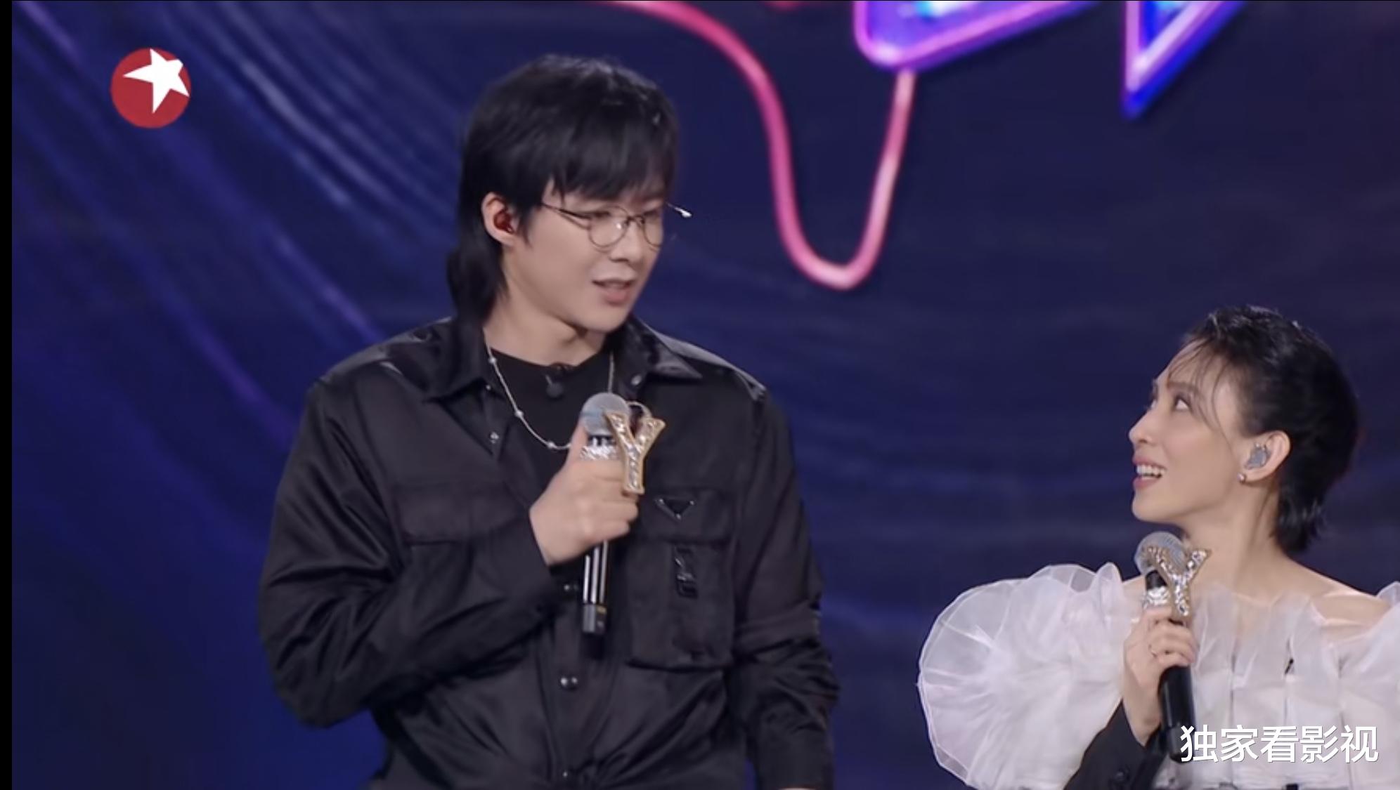 戴佩妮|戴佩妮43岁似少女，因一首歌火遍亚洲，5获金曲奖却错过生育年龄