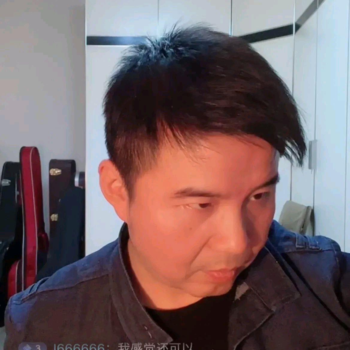 缪杰|水木年华缪杰，直播声大被邻居投诉，网友刷20块钱礼物点歌遭回怼