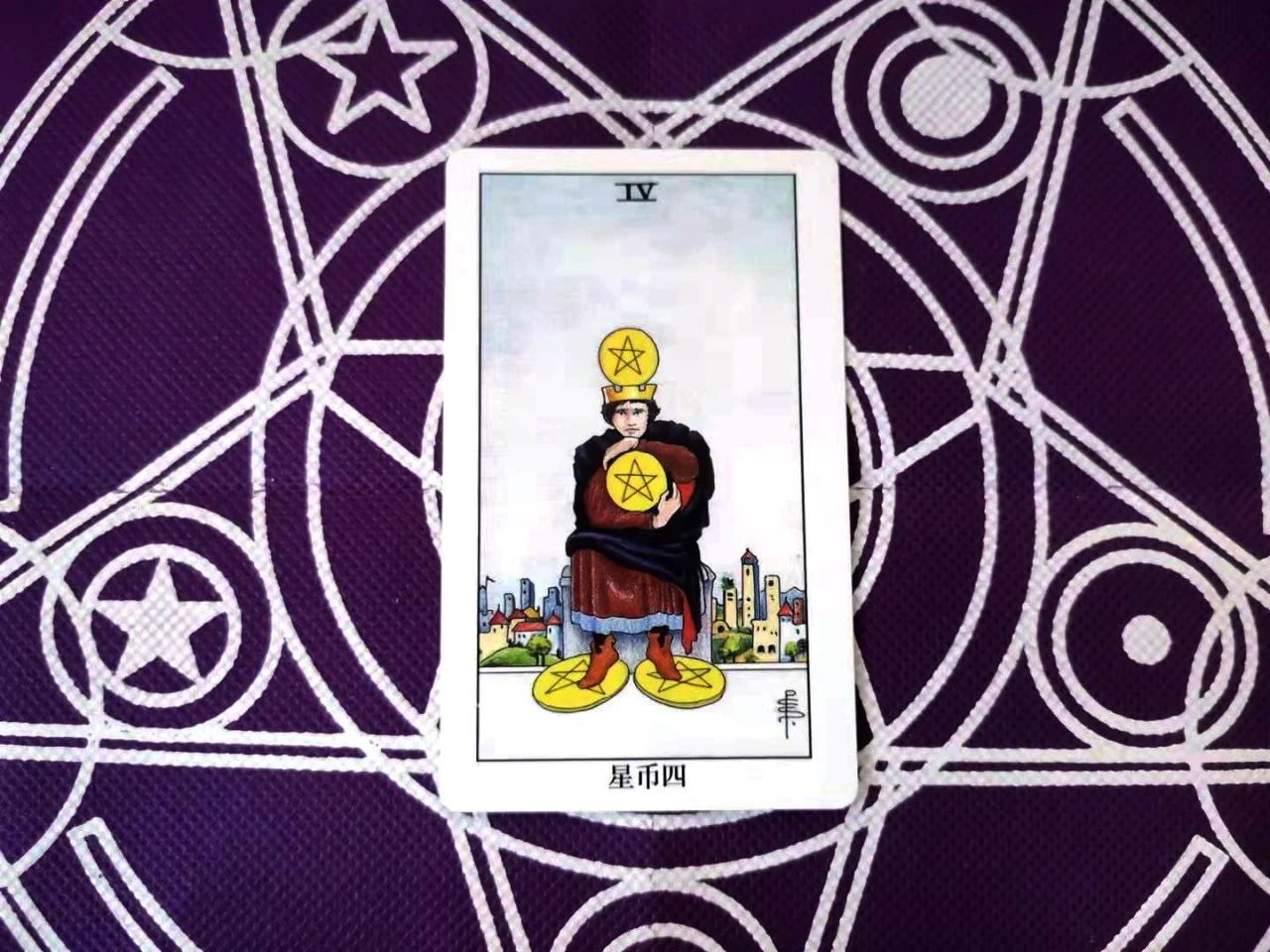 塔罗芳菲|测试：分开之后你做了很多努力依然看不到希望，这段感情真的没有未来吗？