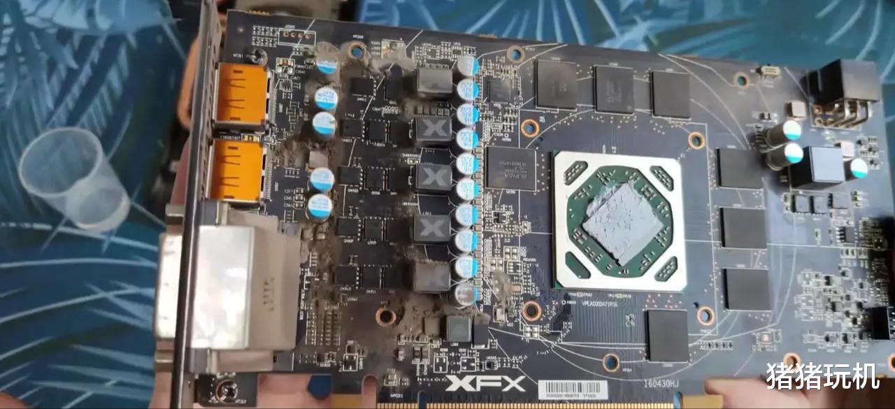 金手指|JS为了卖矿卡，“女生自用99新”标签都用上了