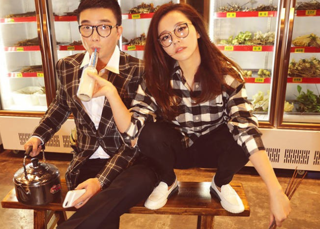 张靓颖|冯轲和张碧晨疑似官宣，他们开启新生活，网友为张靓颖打抱不平！