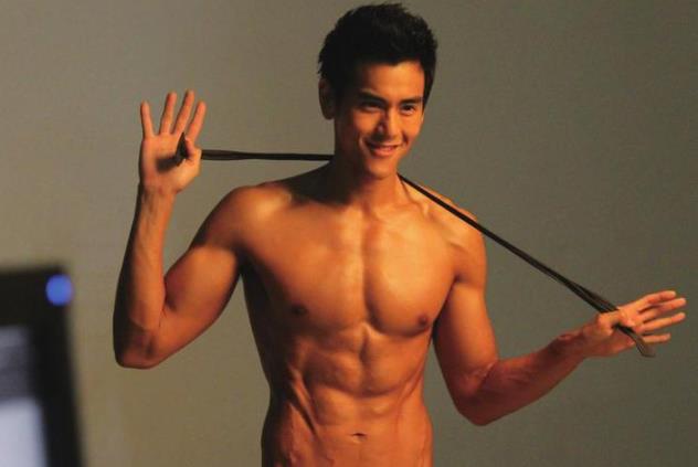 战狼3|传《战狼3》已顺利过审，豪华阵容让粉丝兴奋，一代天王却成客串