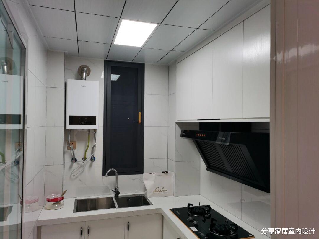 小叔69平新房装修花了8W，全屋非常极简，这样的效果不容易过时！