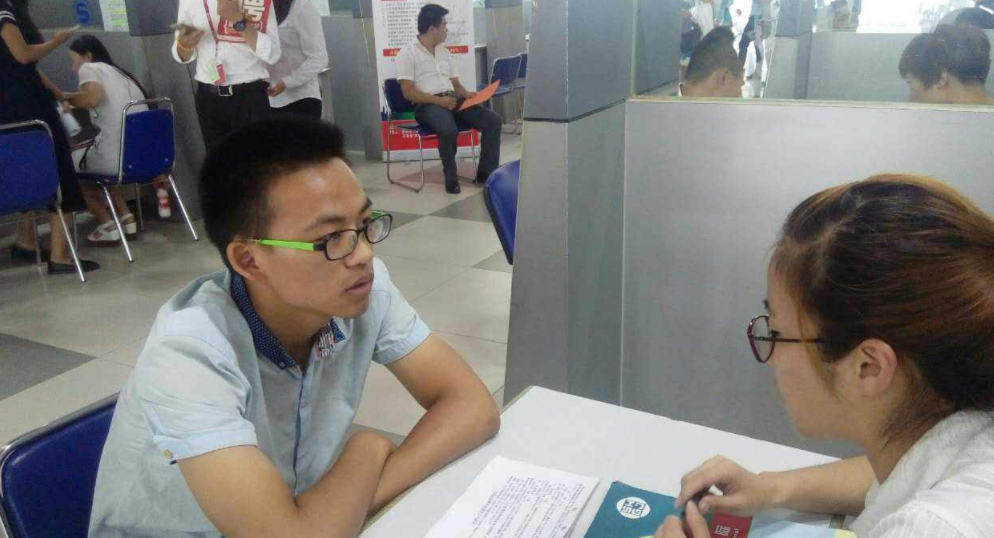 hr|我问HR公司是双休吗？被HR反问：你才23岁，为何要选择安逸？