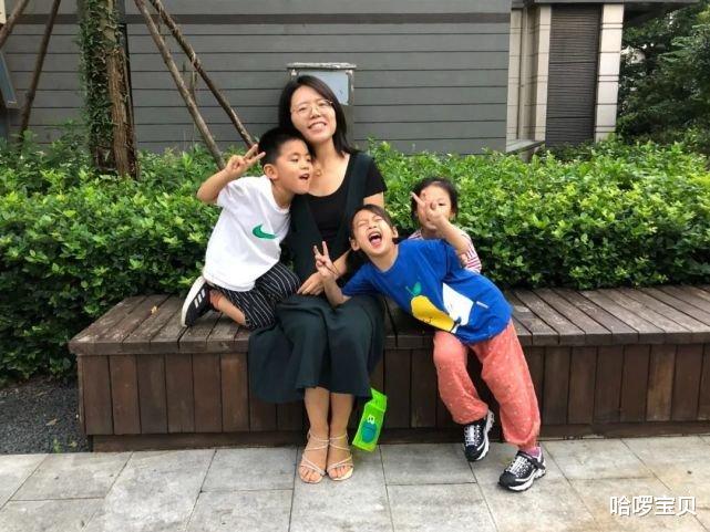 哈啰宝贝|5岁男孩小区里创业，每次收费0.5元：这小子不错哦，未来可期！