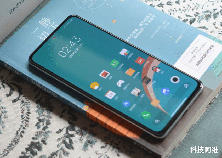 realme|售价相差200元，realme真我GT Neo和红米K40怎么选？看完就懂了