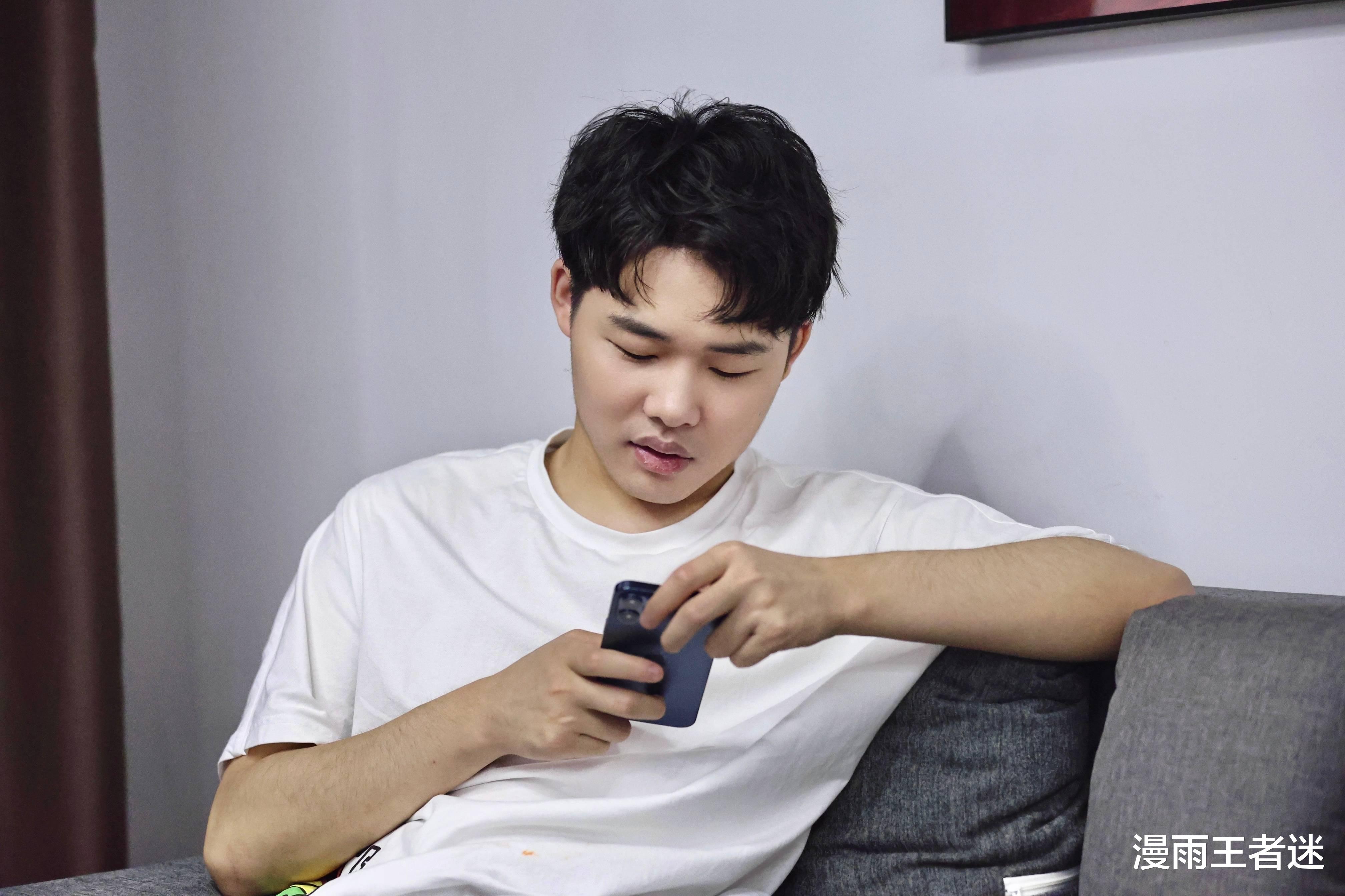 ag战队|AG月光已放弃初晨蓝领野，只会野核的千万野王，还不如七年、汤汤