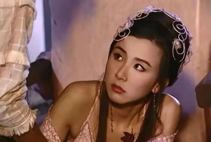 黄奕|女星们的颜值随时间有变动，黄奕脸僵，秦海璐逐渐变美