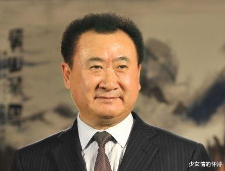 香港|坐拥90套房子，名下还有106个停车位，每月雇佣三个人专职收租