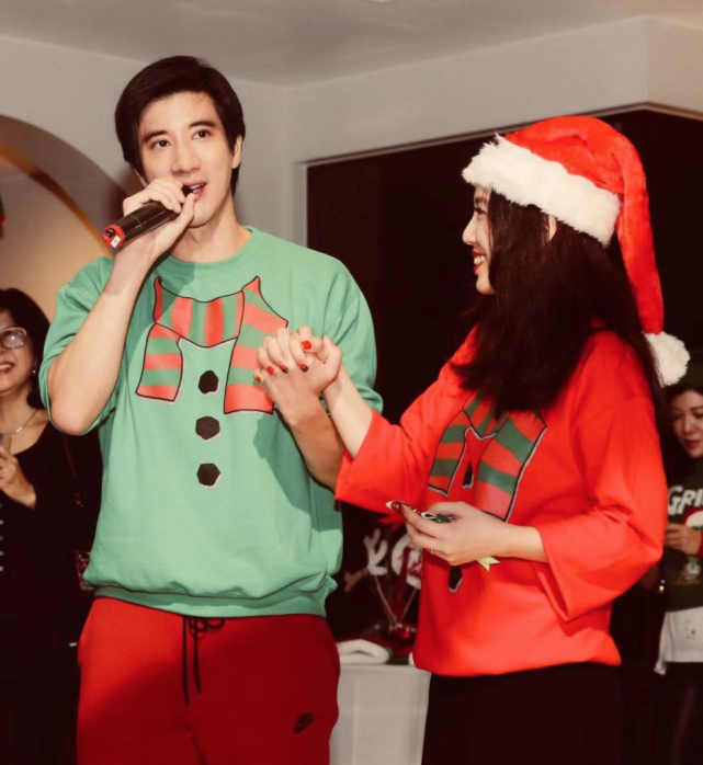 李靓蕾|李靓蕾成“二胎妈妈”吹哨人：女人的懦弱，纵容了男人的极乐？