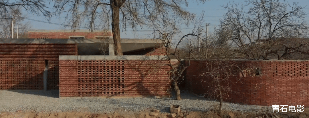 设计师|132万红砖房的4大槽点，一个比一个离谱，陶磊会为它“脸红”吗？