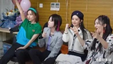 谢娜|谢娜回归快本不给吴昕面子，赵丽颖一个动作圈粉无数，素质高低可见