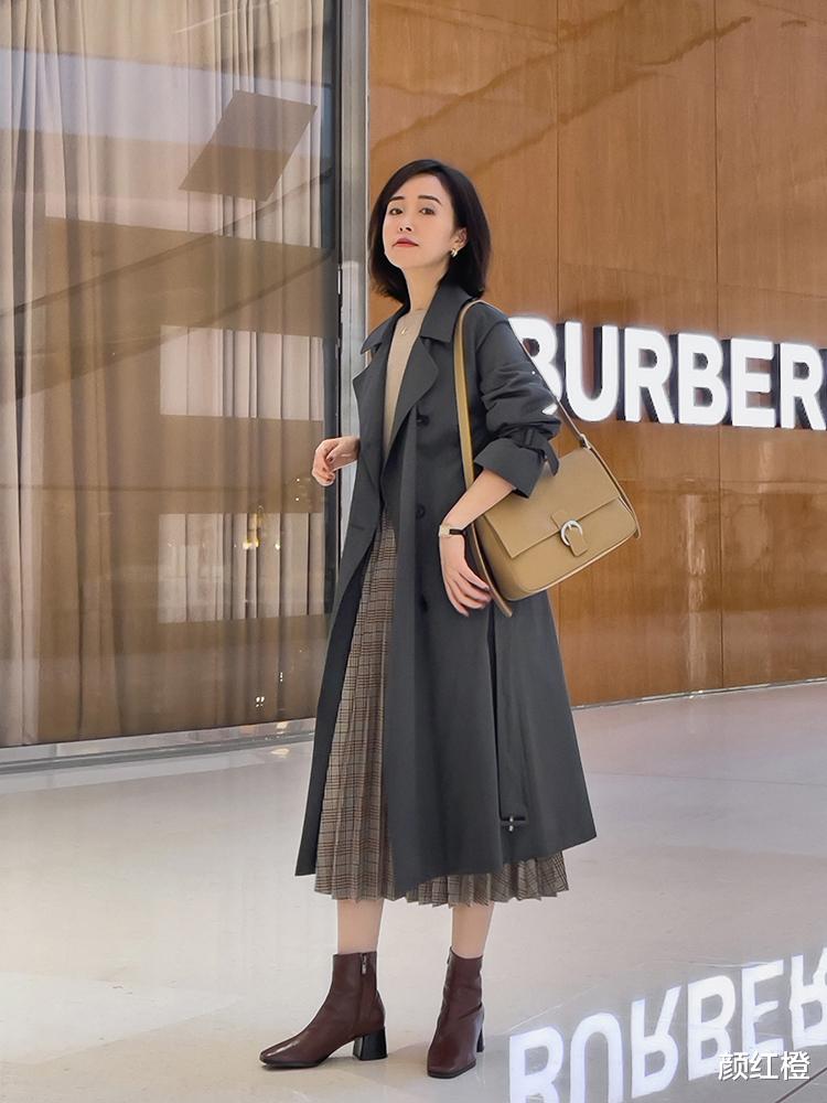 颜红橙 真正洋气的女人都不会乱穿衣，看看这些百搭日常的穿搭，保暖洋气