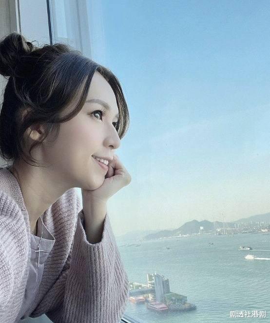 白敬亭|P图过度？TVB宅男女神孙慧雪泳池边晒大长腿，网民：目测有三米