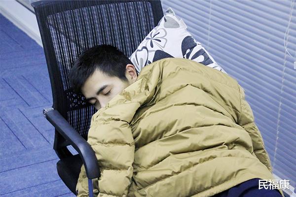 肩周炎|要么睡不好,要么入睡难,咋回事?应该如何调理?