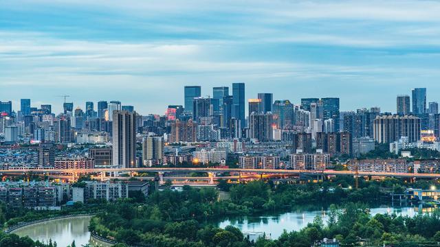 爱看头条 成都：一座超大城市的幸福密码