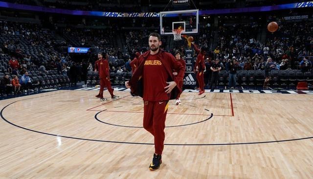 嘟小薯|沃尔火箭分道扬镳,送不出去又拒绝买断,西蒙斯乐福同为难兄难弟