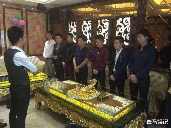 ktv|ktv“少爷”月薪过万,离职率却奇高,经理无意间说出其中的猫腻