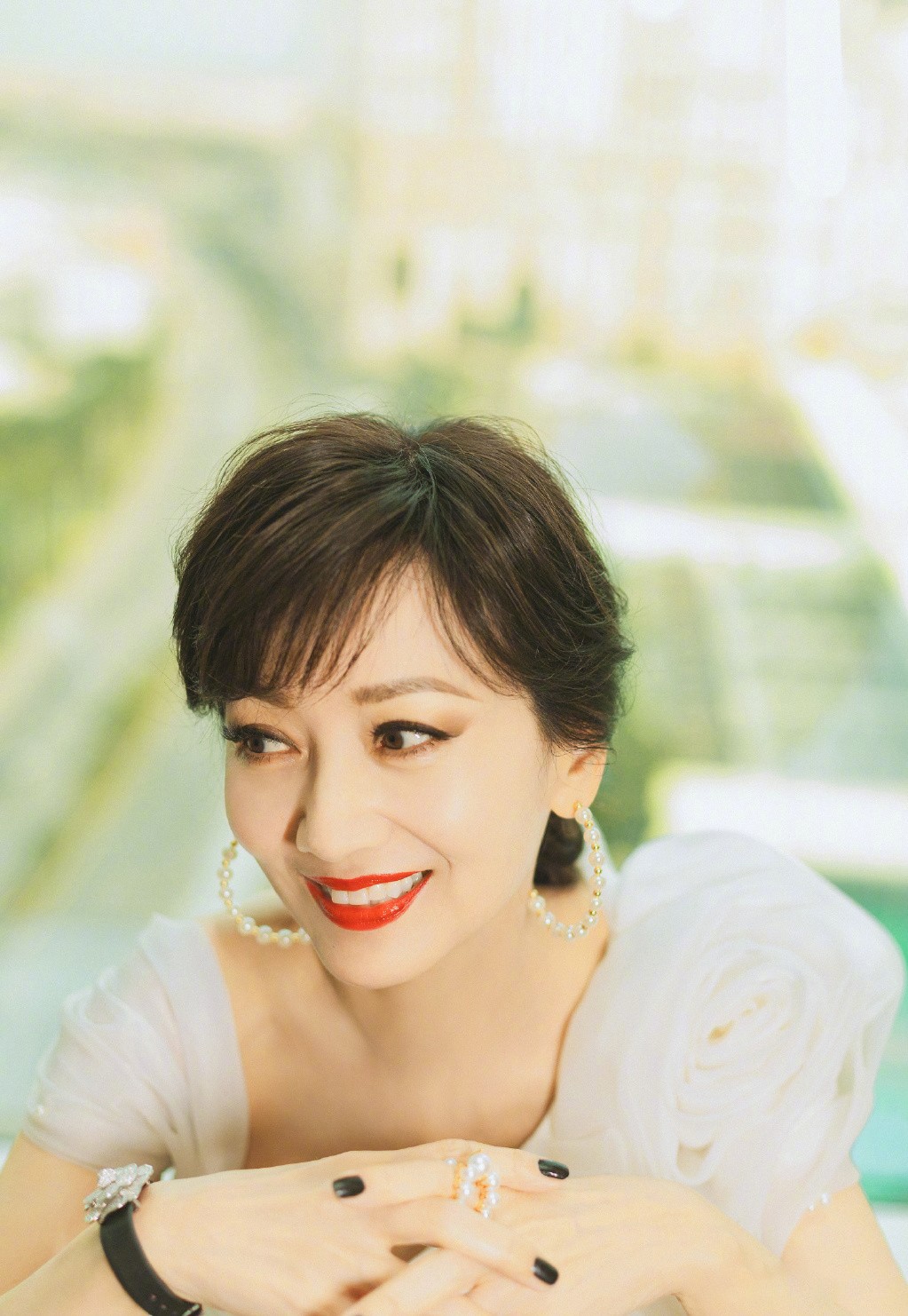 混搭时尚Anna|真正见过世面的女人，穿衣打扮都讲究这4点，上了年纪也是女神