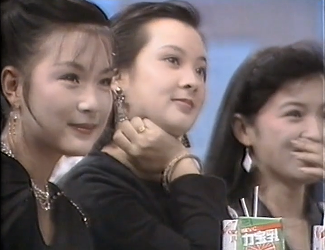 王小丫|“重出江湖”的《87红楼梦文艺晚会》：观众笑着笑着却哭了