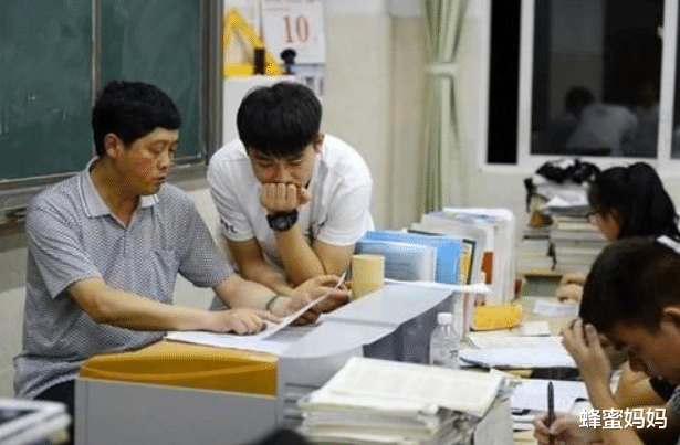 蜂蜜妈妈|如何看待高中生补课？什么样的学生适合补课？家长最好注意