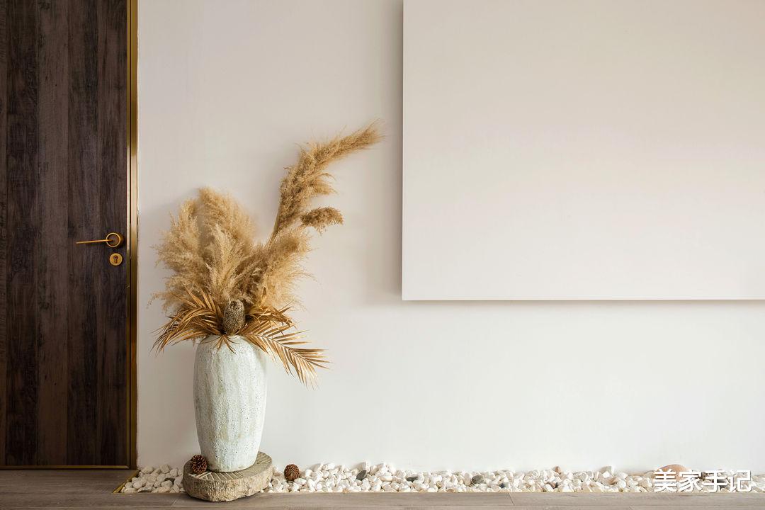 美家手记|北京夫妻140㎡的家，坚持客厅铺碎石，阳台垫高30公分，完工实用极了