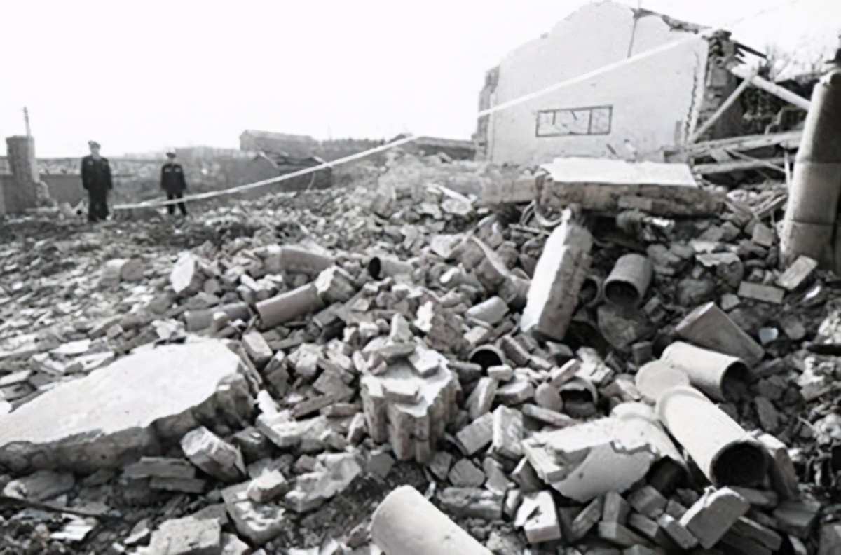 导师老爹 回顾江西特大爆炸案：男子长期单身，心理失衡，在小学引爆炸药，死亡42人