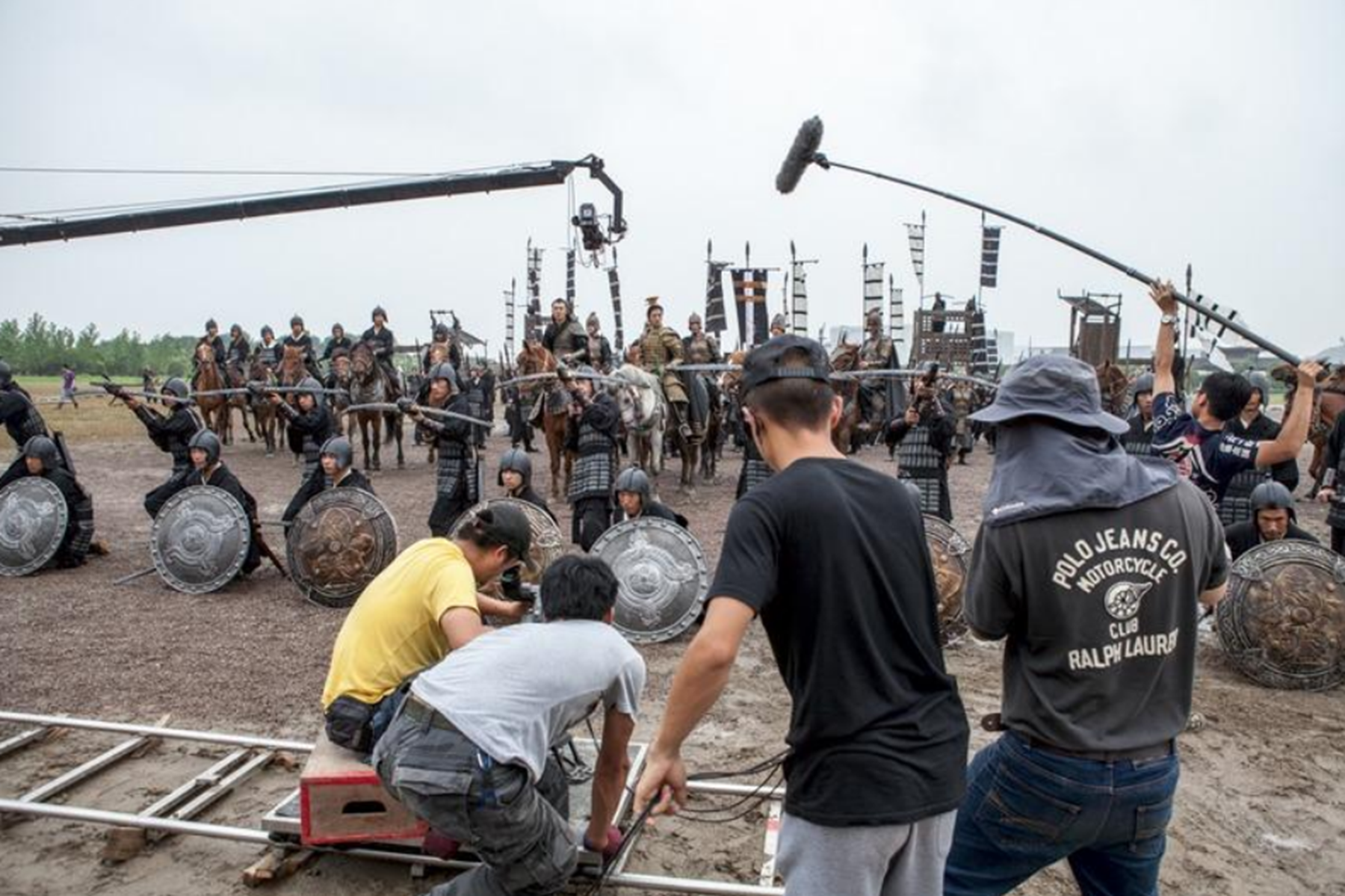 肖战|拍戏用演员照片做“遗像”，真的不怕出事吗？导演早就安排好了