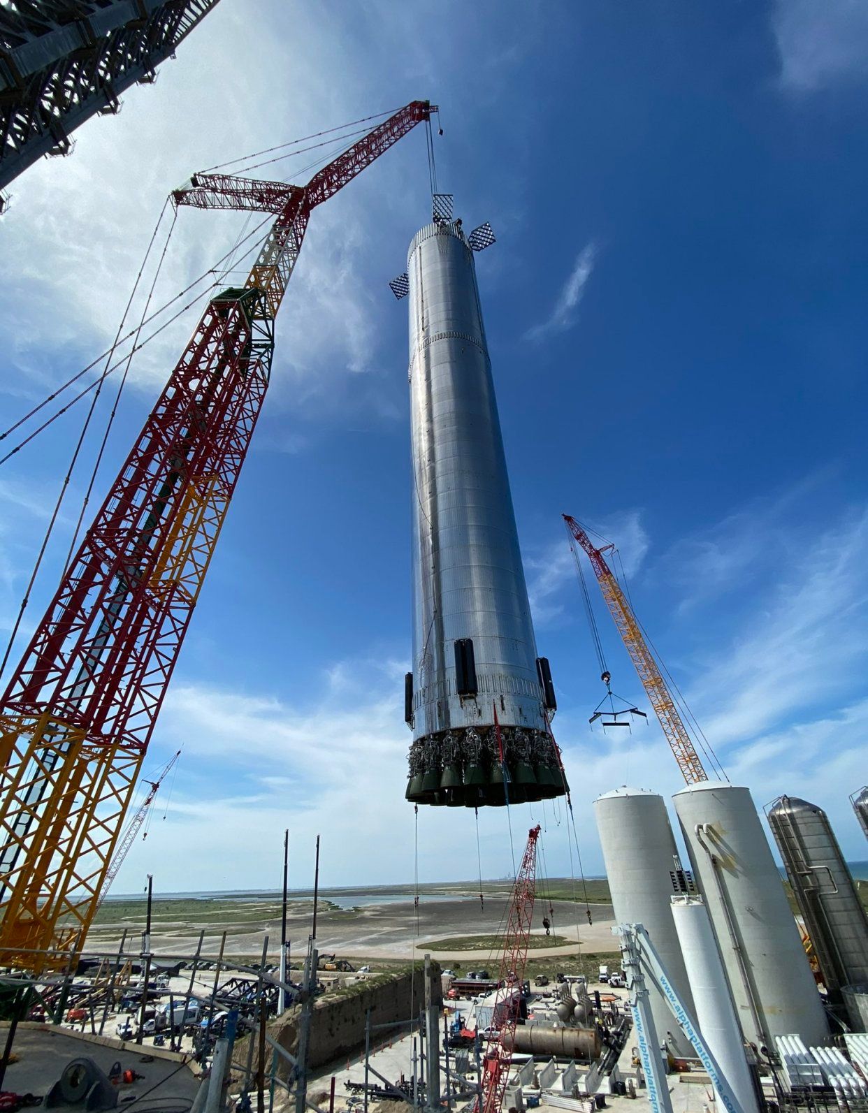 伊隆·马斯克 马斯克带着蒂姆·多德逛SpaceX星际飞船工厂，更多细节曝光