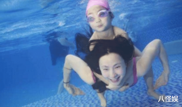 陶虹|徐峥陶虹一起过节，贴心为老婆准备鲜花礼物，结婚18年恩爱如初