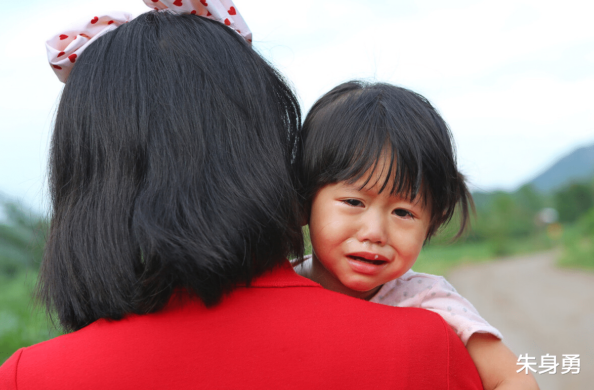 朱身勇|老公背叛想离婚，孩子跟爸爸，还是妈妈？3个选择策略，值得一听