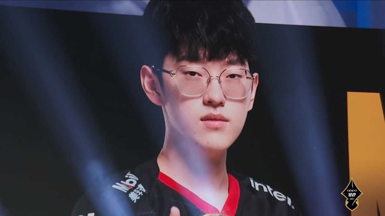 4am战队|LPL年度五大“精彩操作”出炉！小虎酒桶入选，Scout佐伊一战封神