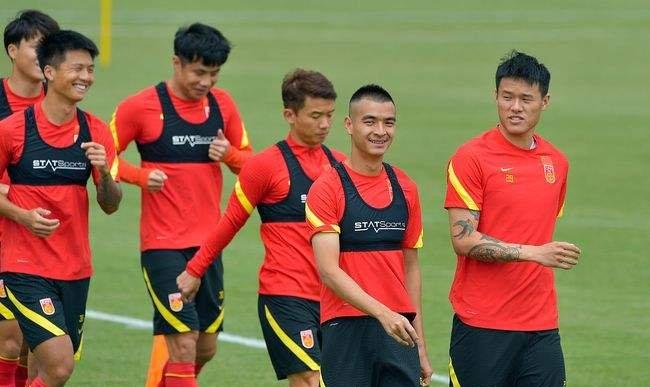 国足|大名单敲定！六大归化缺席，40位国脚选拔，国足青春风暴东京来袭
