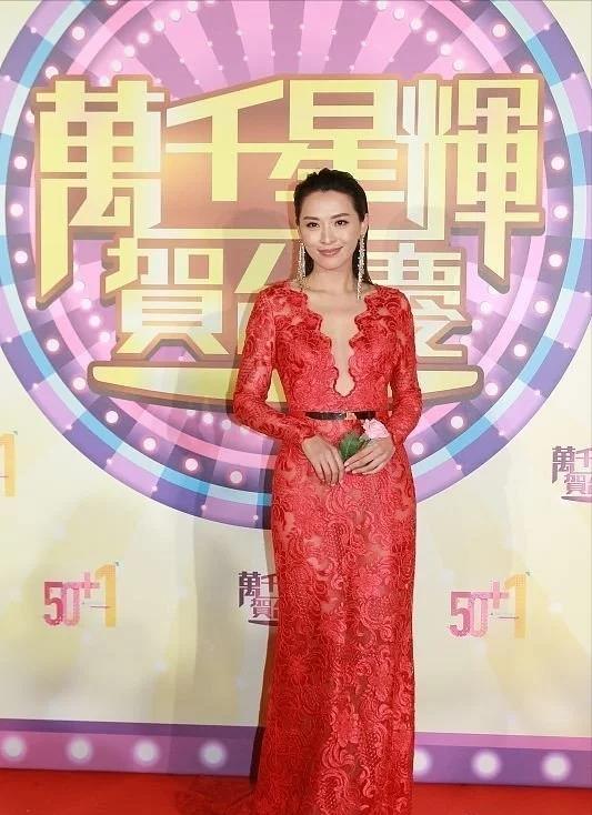 陈炜|陈炜陪朱晨丽庆生玩「变脸」