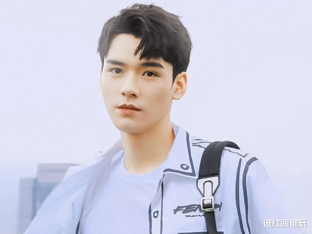 王宝强|炒作还是失误？《精彩OK》放出龚俊无修封面，致使龚俊备受嘲讽