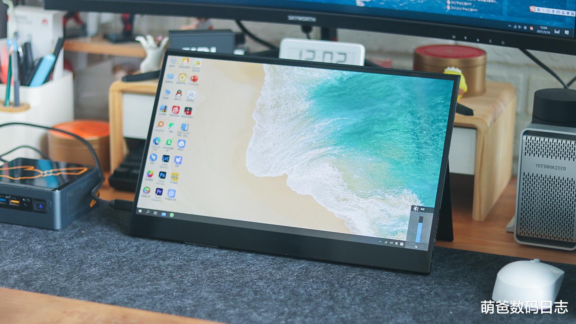 萌爸数码日志 晒晒一只小社畜的家用办公桌面