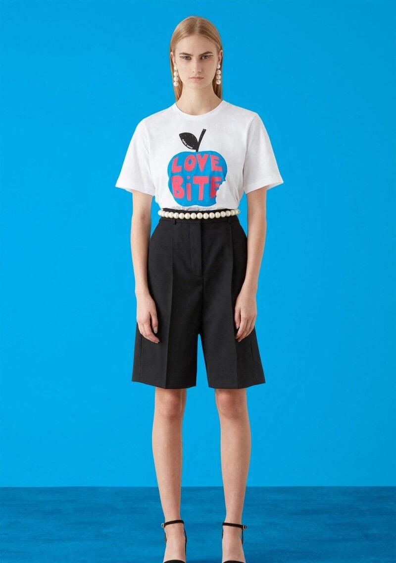 清娱吧|中年女人穿上这条裤子好时髦，薛佳凝宁静都喜欢，你不想试试吗？