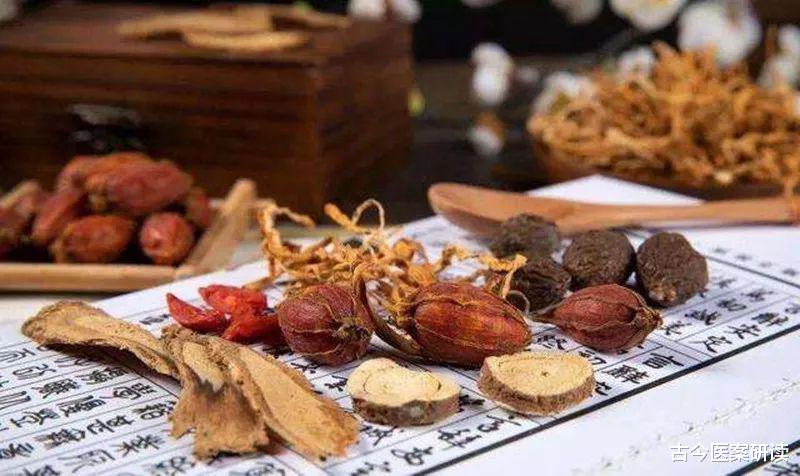 尿酸|吃土豆会损伤肝脏?医生提醒:愚昧,这3种食物比酒精还伤肝