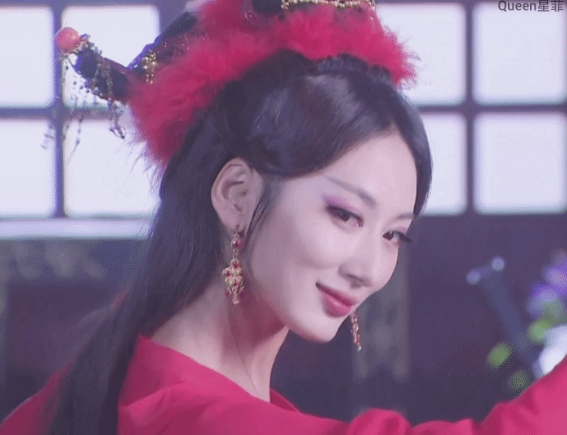 佟丽娅|“古装第一妖姬”：13年前压番佟丽娅，沉寂6年凭“媚骨”翻红