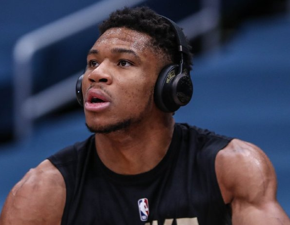 MVP|47分！19籃板！11助攻！對(duì)不起，老詹，他又要搶MVP！