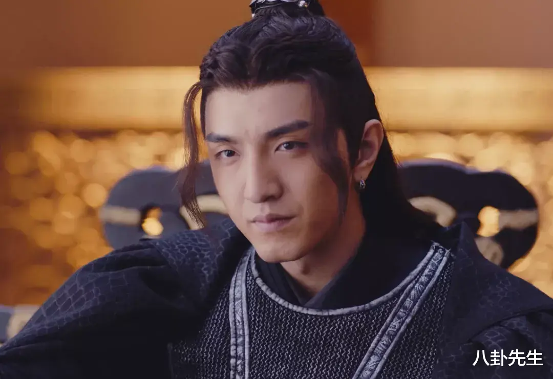杨幂|“85花”女扮男装：杨幂杨颖唐嫣个个浓妆，倪妮刘诗诗有说服力