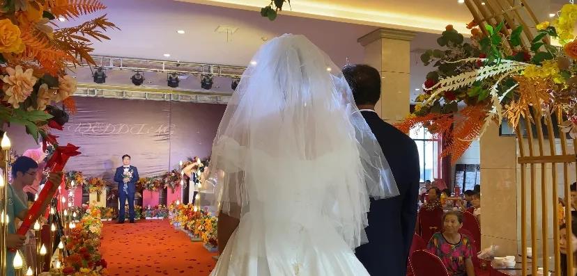 广东省 广东女孩出嫁，娘家陪嫁15万元“零食”，网友：想做广东女婿