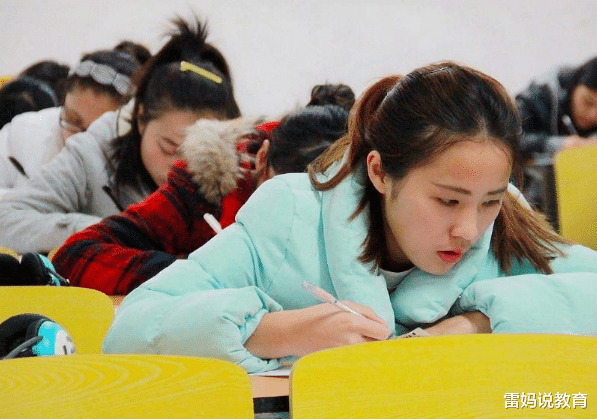 连衣裙|丁真被国企录取，引起大学生不满，寒窗12载不如突然走红的网红