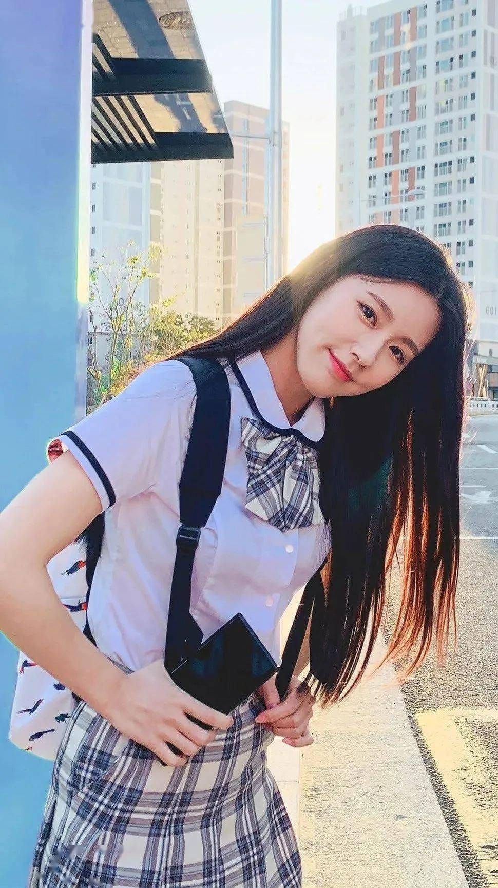 特斯拉|“五代神颜”赵美延:曾因未成年恋爱被劝退,如今是门面级的主唱