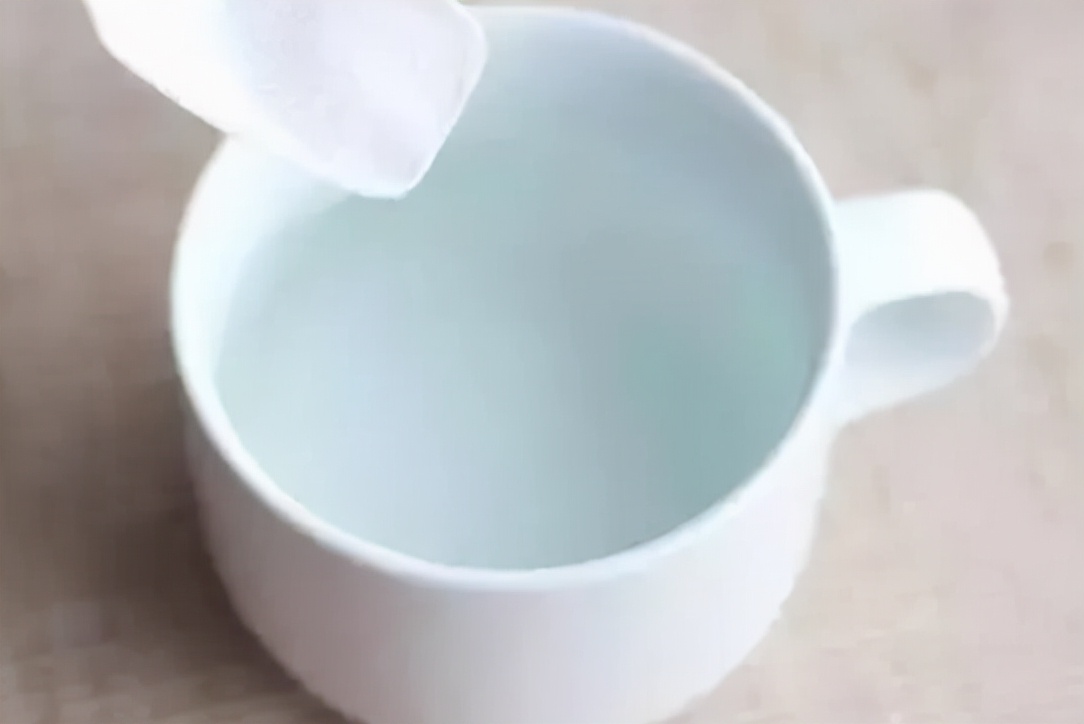 运动|白开水过了夜堪比毒药？医生：真正不能喝的水是这2种！