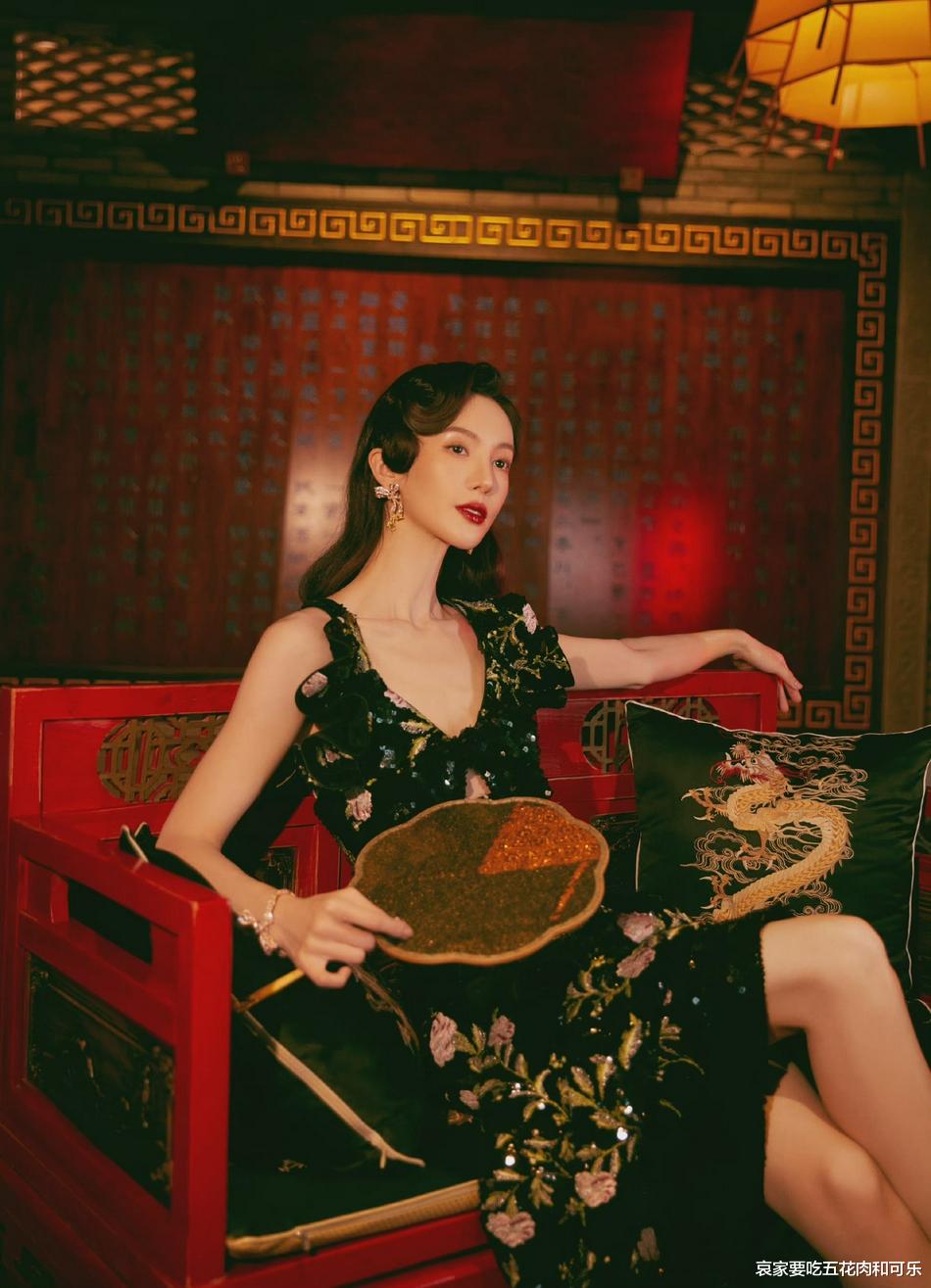 唐嫣|ELLE风尚大典  刘诗诗法令纹重 热巴提灯笼走红毯 唐嫣杨幂撞鞋